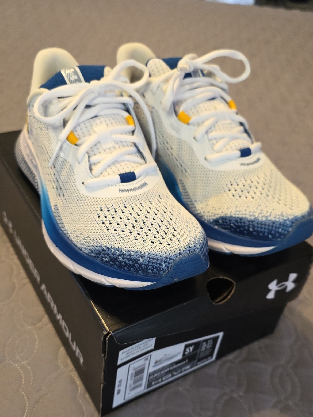 Under Armour White, Blue & Yellow Men's Athletic Running Shoes